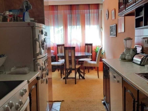 Дава се под наем Тристаен апартамент в Пловдив, Тракия - 76 кв.м за 170 € - Снимка #1