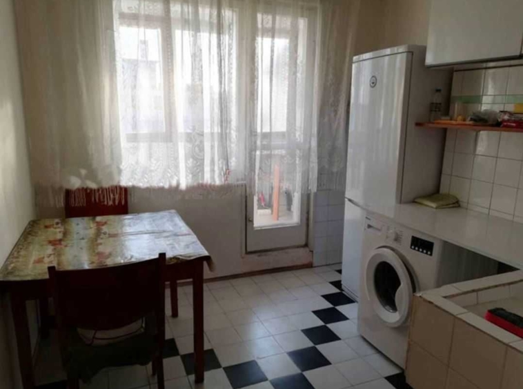 Дава се под наем Тристаен апартамент в Варна, Колхозен пазар - 80 кв.м за 275 € - Снимка #5