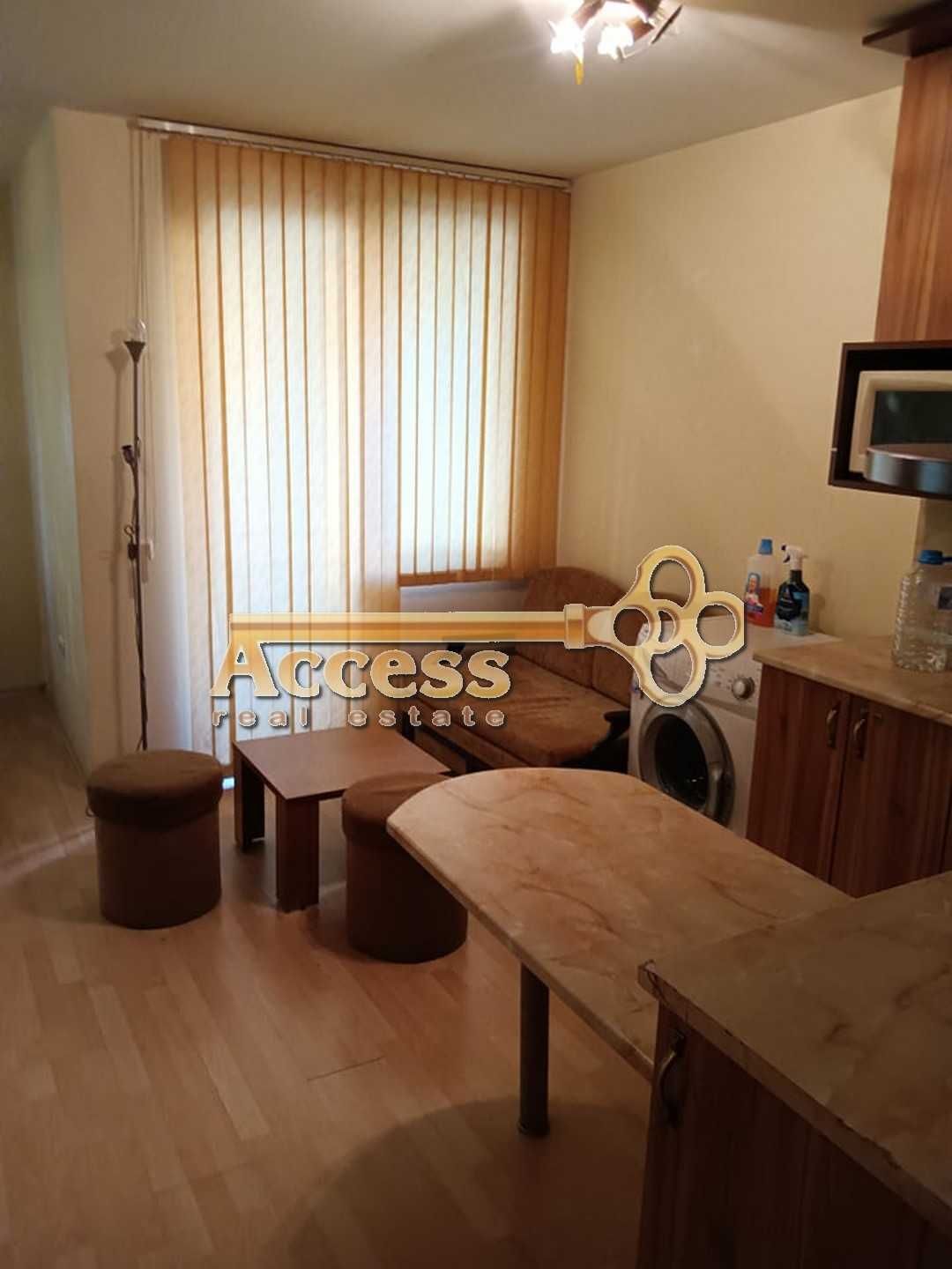 Дава се под наем Едностаен апартамент в Варна, ВИНС - 40 кв.м за 200 € - Снимка #2