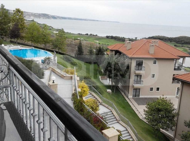 Тристаен апартамент в Каварна - 122 кв.м за 1386 €/кв.м - Снимка #2