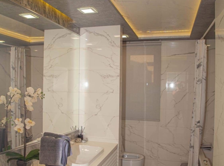 Четиристаен апартамент в Пазарджик, Идеален център - 220 кв.м за 841 €/кв.м - Снимка #17
