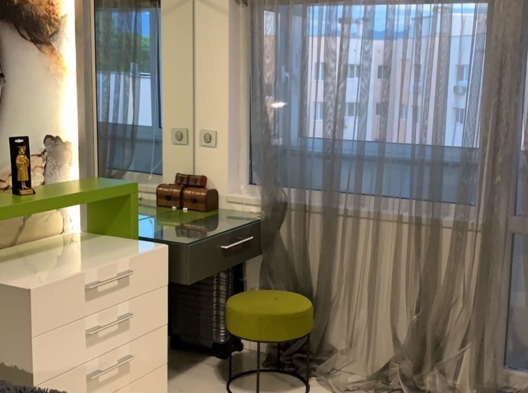 Четиристаен апартамент в Пазарджик, Идеален център - 220 кв.м за 841 €/кв.м - Снимка #14