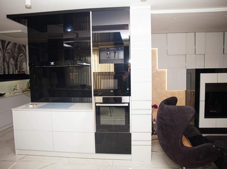 Четиристаен апартамент в Пазарджик, Идеален център - 220 кв.м за 841 €/кв.м - Снимка #9