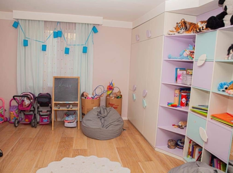 Четиристаен апартамент в Пазарджик, Идеален център - 220 кв.м за 841 €/кв.м - Снимка #22