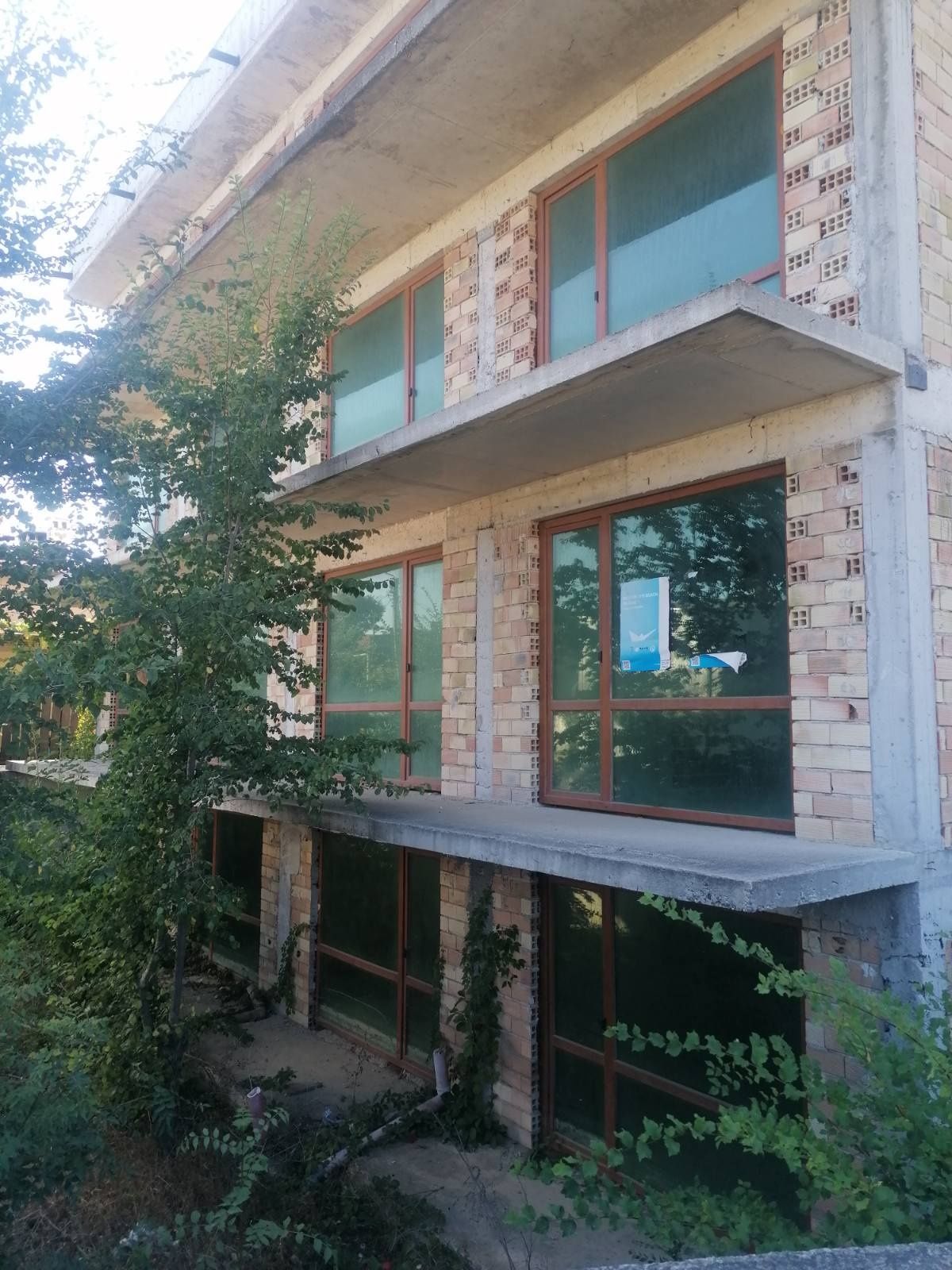 Хотел в с. Варвара, Област Бургас - 860 кв.м за 233 €/кв.м - Снимка #1