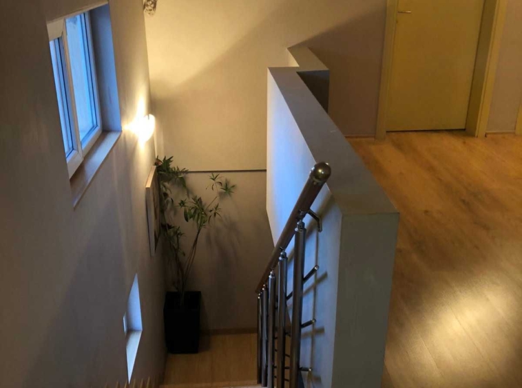 Къща в с. Студена, Област Перник - 240 кв.м за 1042 €/кв.м - Снимка #10