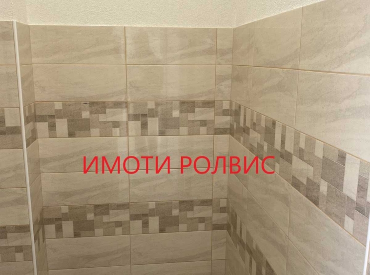 Дава се под наем Магазин в Шумен, Боян Българанов 2 - 58 кв.м за 800лв € - Снимка #3