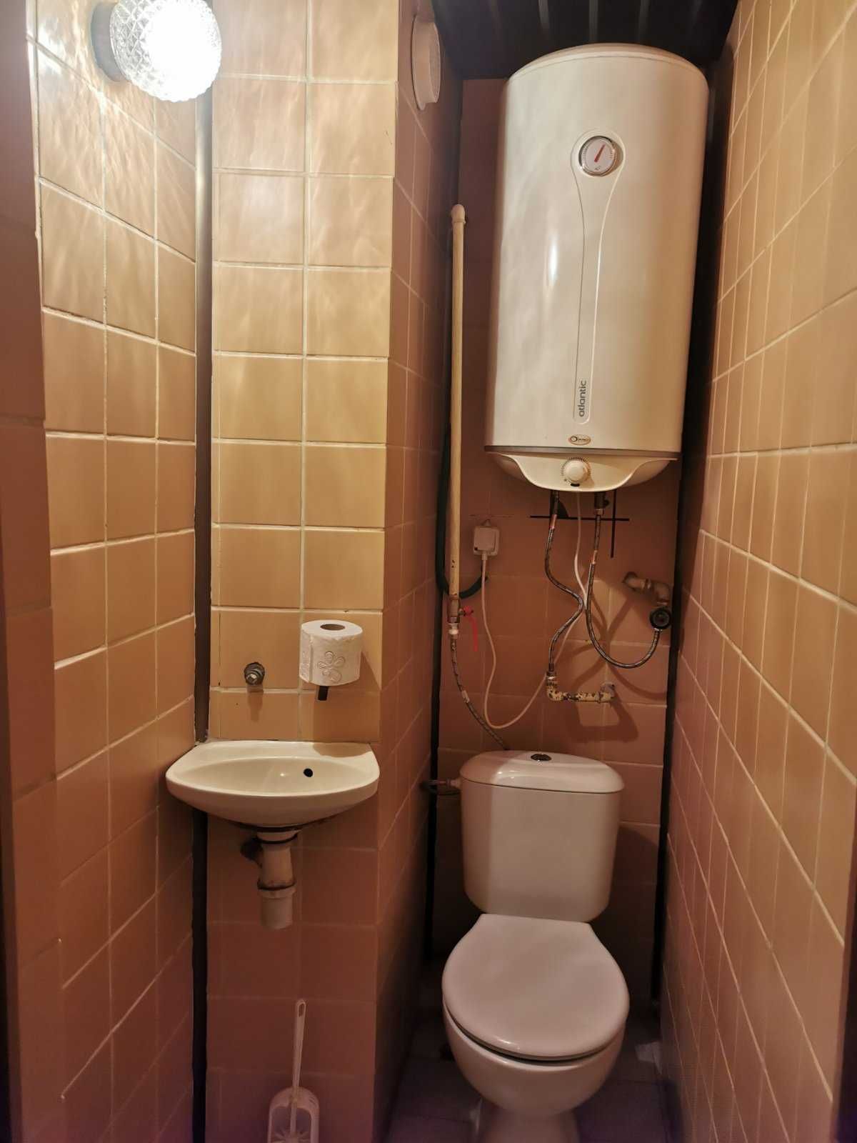 Дава се под наем Тристаен апартамент в Шумен, Тракия - 92 кв.м за 400лв € - Снимка #3