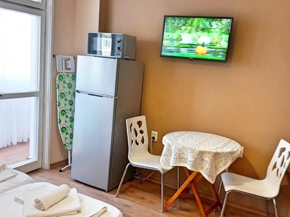 Дава се под наем Двустаен апартамент в Бургас, Център - 50 кв.м за 550лв € - Снимка #1