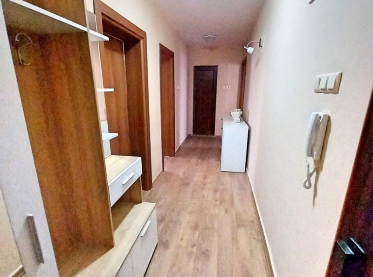 Дава се под наем Двустаен апартамент в Бургас, Център - 50 кв.м за 550лв € - Снимка #5