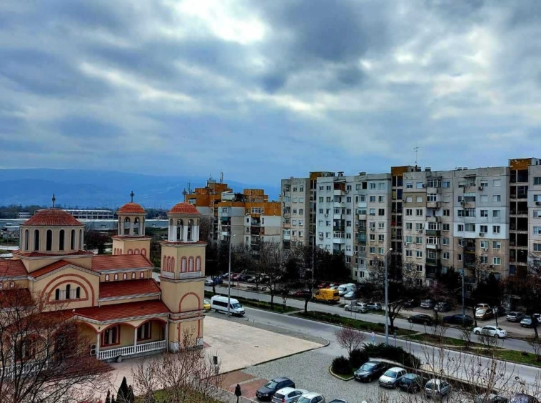 Дава се под наем Тристаен апартамент в Пловдив, Тракия - 100 кв.м за 600лв € - Снимка #24