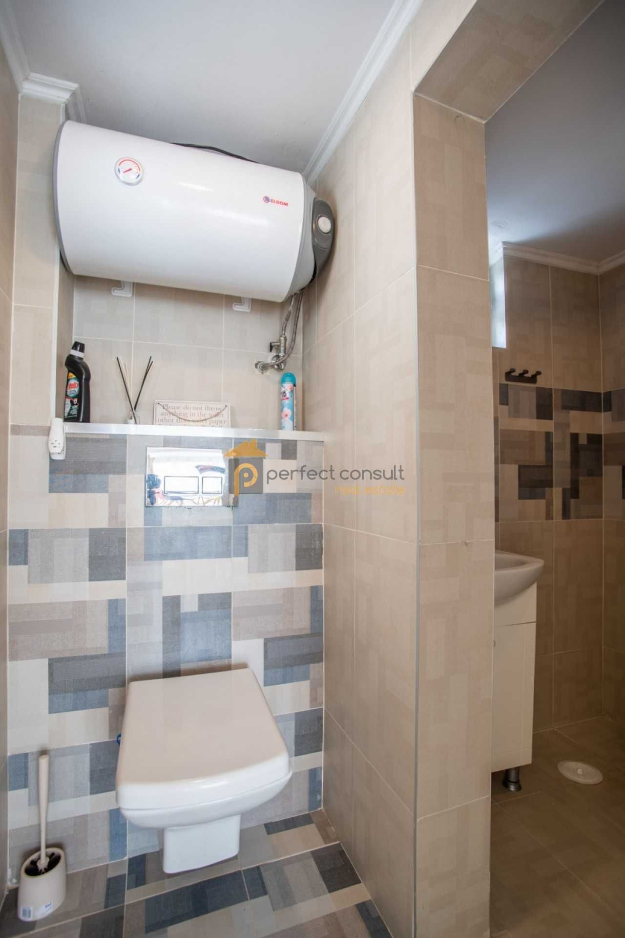 Дава се под наем Етаж от къща в Пловдив, Център - 65 кв.м за 410 € - Снимка #15
