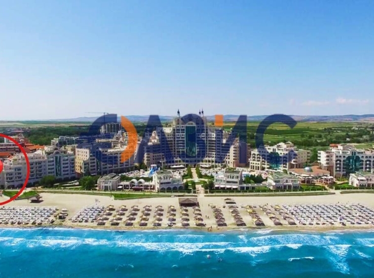 Тристаен апартамент в Поморие - 120 кв.м за 688 €/кв.м - Снимка #2