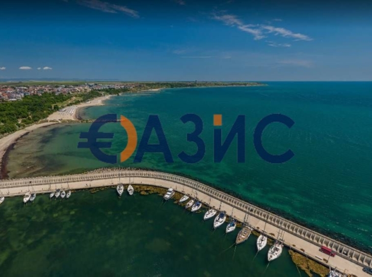Двустаен апартамент в Бургас, Сарафово - 65 кв.м за 1139 €/кв.м - Снимка #14