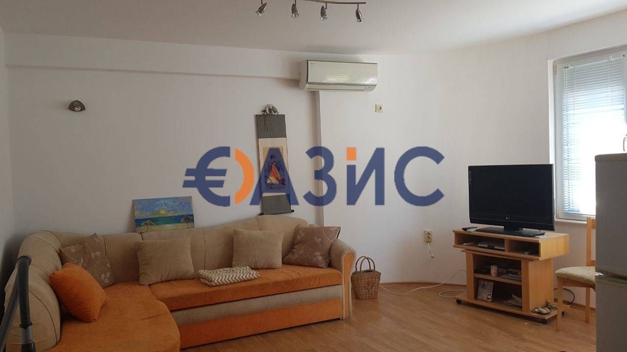 Тристаен апартамент в Несебър - 102 кв.м за 865 €/кв.м - Снимка #1