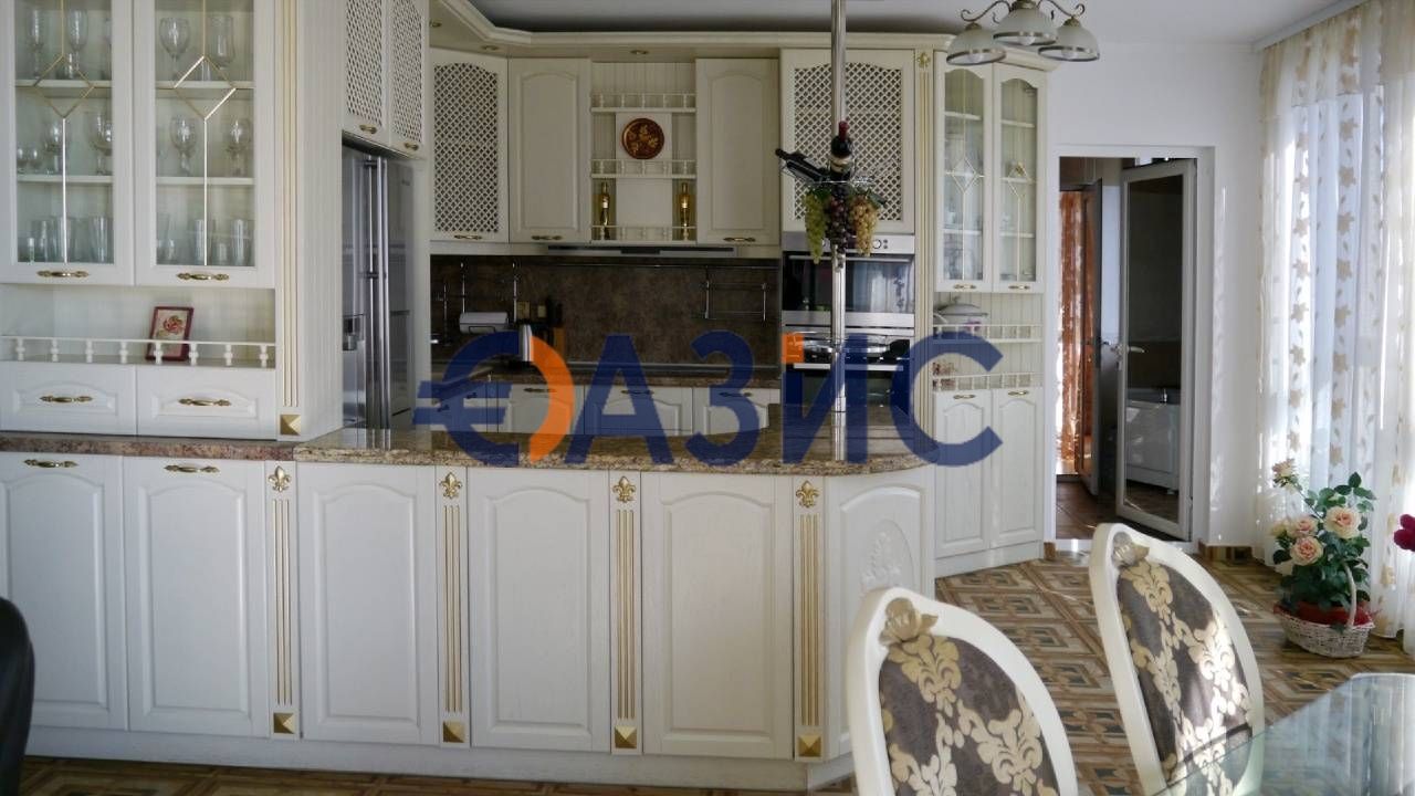 Тристаен апартамент в Несебър - 172 кв.м за 1280 €/кв.м - Снимка #5