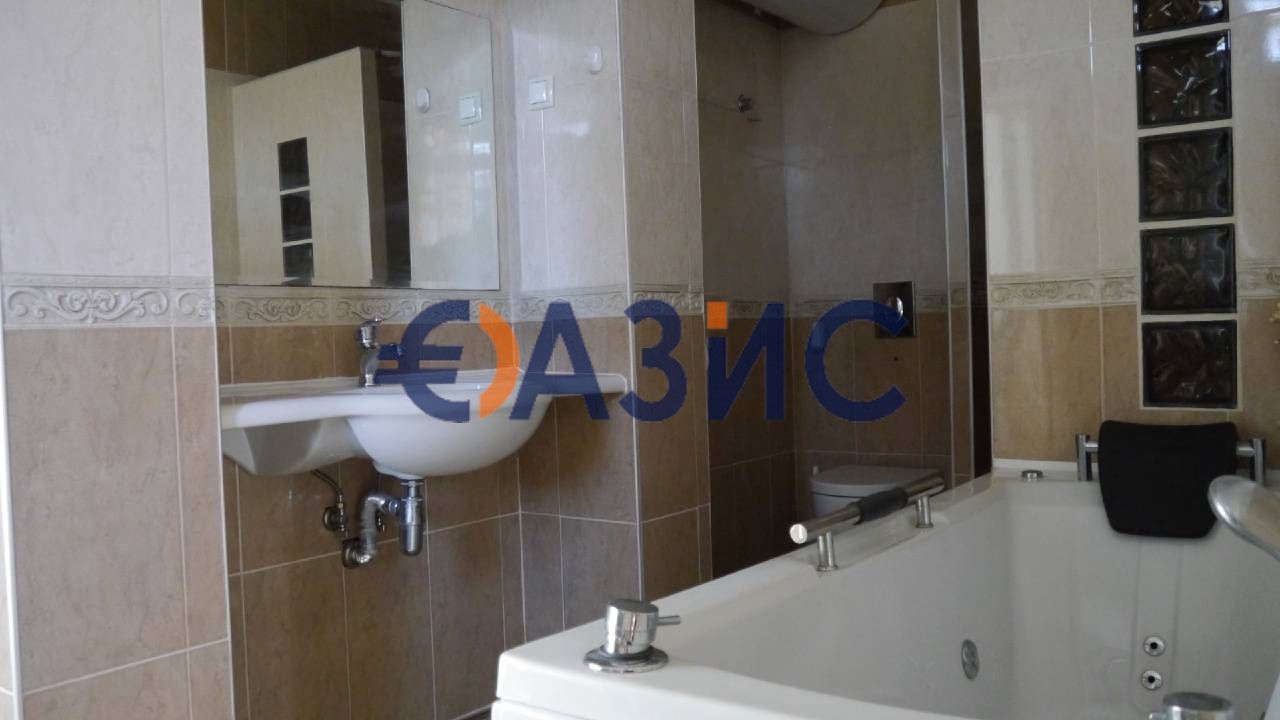 Тристаен апартамент в Несебър - 172 кв.м за 1280 €/кв.м - Снимка #9