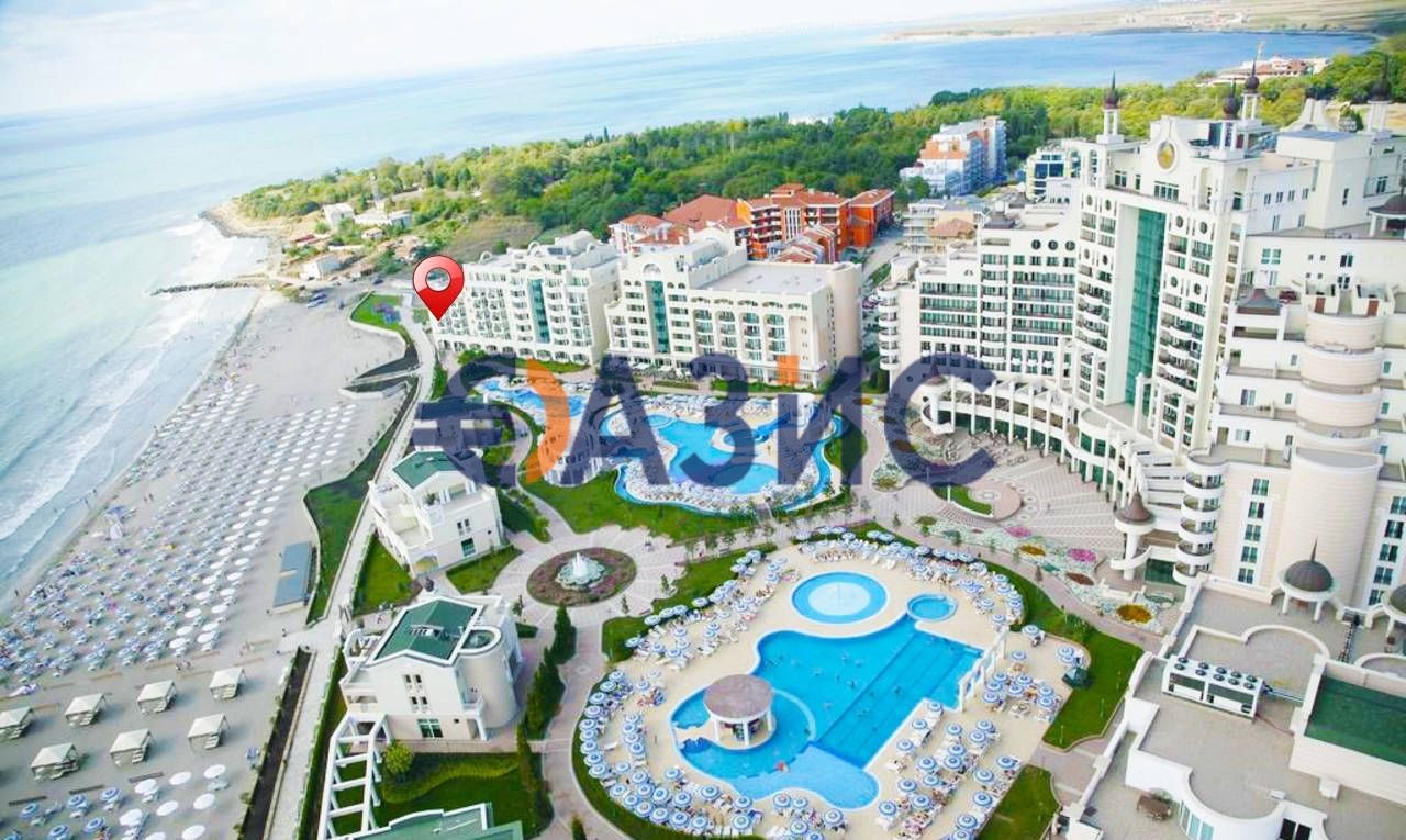 Тристаен апартамент в Поморие - 120 кв.м за 688 €/кв.м - Снимка #1