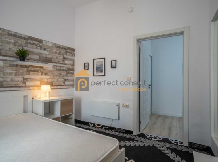 Дава се под наем Етаж от къща в Пловдив, Център - 65 кв.м за 410 € - Снимка #13