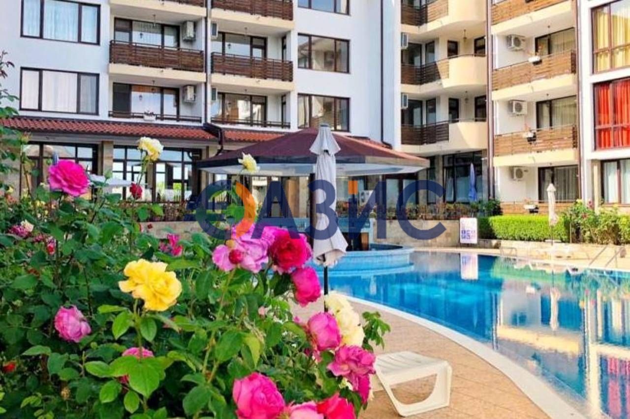 Едностаен апартамент в Несебър - 70 кв.м за 315 €/кв.м - Снимка #1