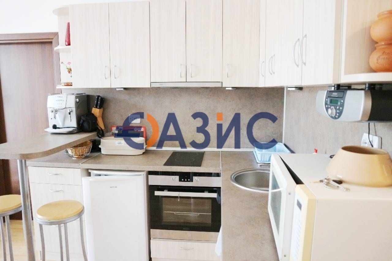 Тристаен апартамент в к.к. Слънчев бряг - 67 кв.м за 575 €/кв.м - Снимка #1