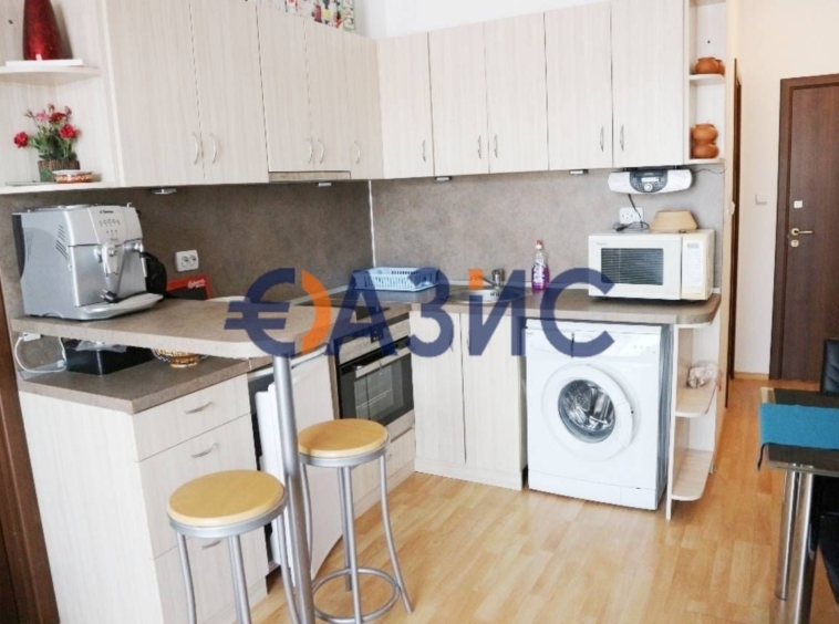 Тристаен апартамент в к.к. Слънчев бряг - 67 кв.м за 575 €/кв.м - Снимка #2