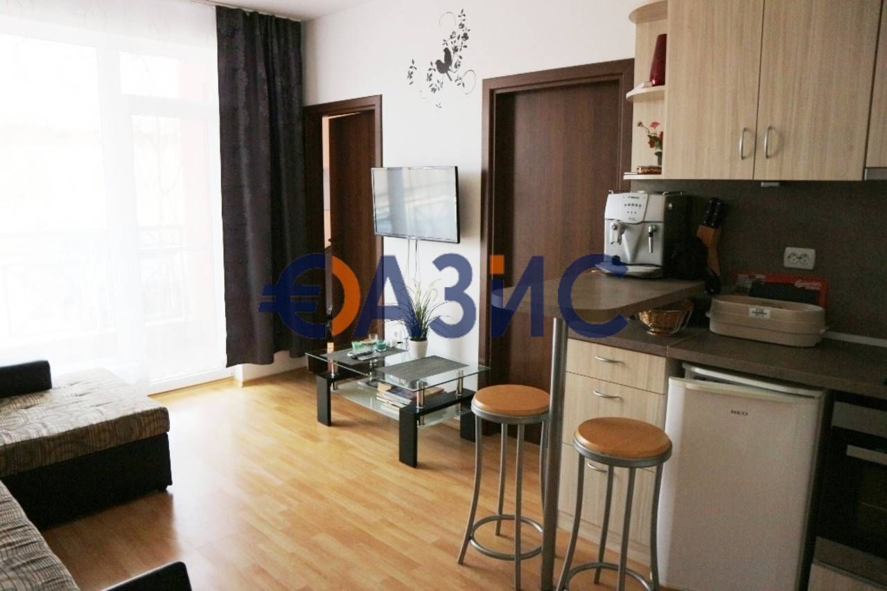 Тристаен апартамент в к.к. Слънчев бряг - 67 кв.м за 575 €/кв.м - Снимка #7
