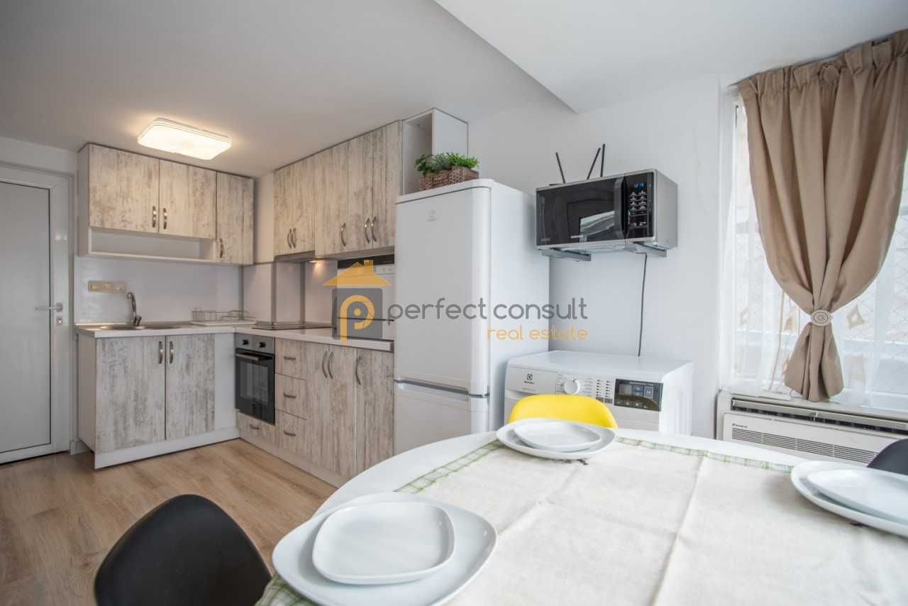Дава се под наем Етаж от къща в Пловдив, Център - 65 кв.м за 410 € - Снимка #1