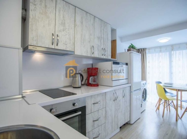 Дава се под наем Етаж от къща в Пловдив, Център - 65 кв.м за 410 € - Снимка #2