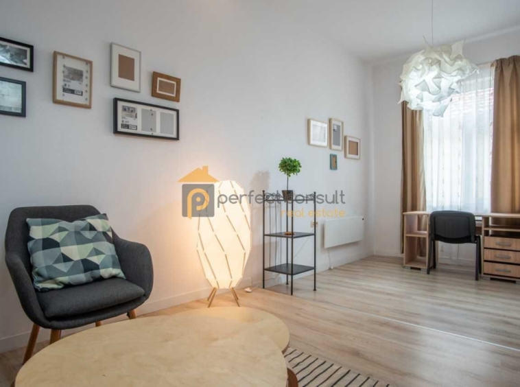 Дава се под наем Етаж от къща в Пловдив, Център - 65 кв.м за 410 € - Снимка #5