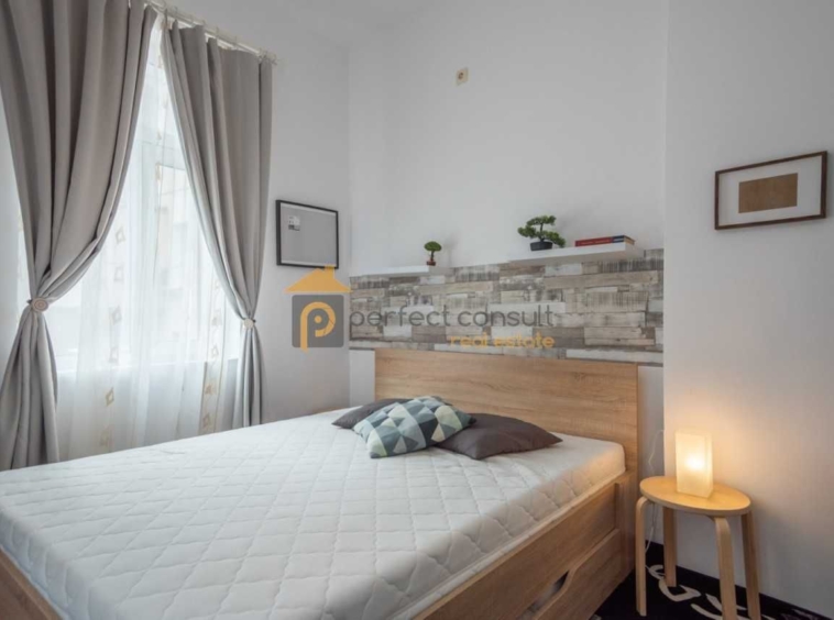 Дава се под наем Етаж от къща в Пловдив, Център - 65 кв.м за 410 € - Снимка #6