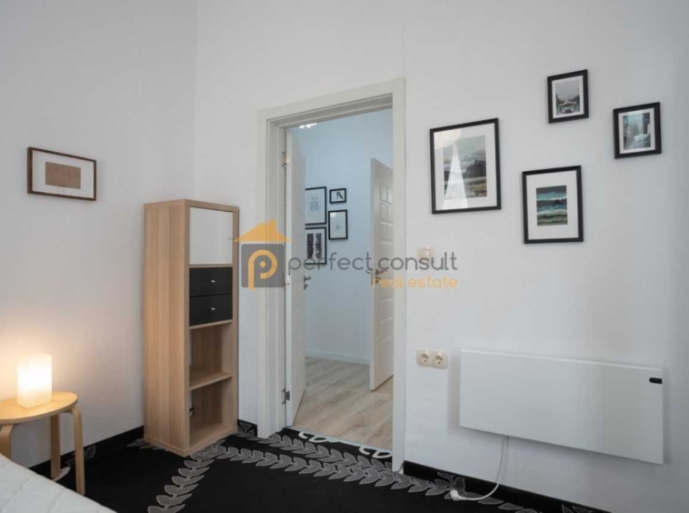 Дава се под наем Етаж от къща в Пловдив, Център - 65 кв.м за 410 € - Снимка #8