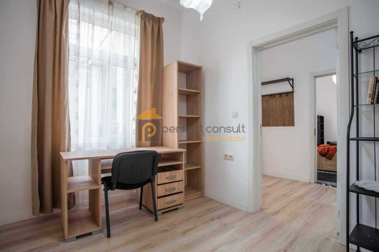 Дава се под наем Етаж от къща в Пловдив, Център - 65 кв.м за 410 € - Снимка #14