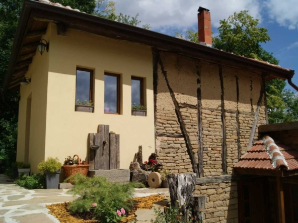 Къща в с. Дончовци, Област Габрово - 210 кв.м за 977 €/кв.м - Снимка #1