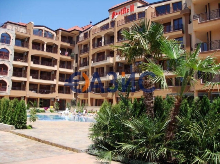 Двустаен апартамент в к.к. Слънчев бряг - 65 кв.м за 539 €/кв.м - Снимка #1