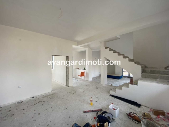 Къща в с. Белащица, Област Пловдив - 279 кв.м за 914 €/кв.м - Снимка #1