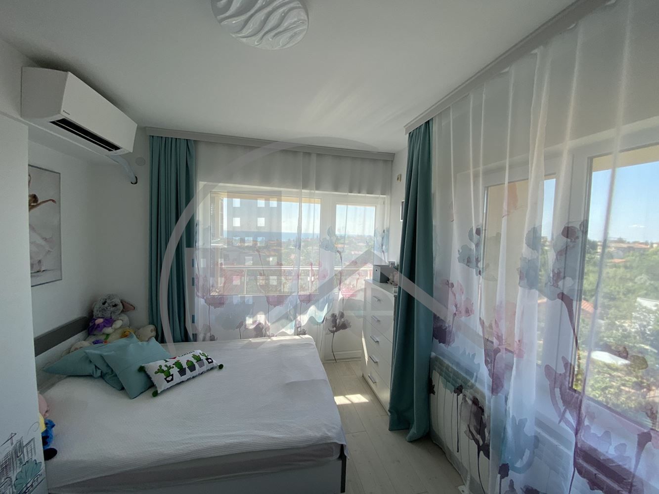 Многостаен апартамент в Варна, м-т Траката - 220 кв.м за 1000 €/кв.м - Снимка #9
