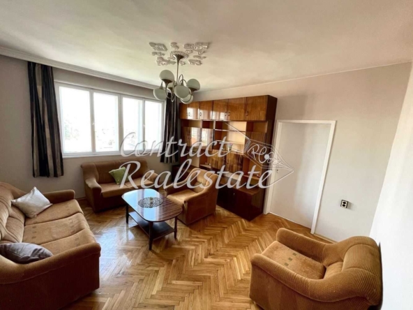 Дава се под наем Тристаен апартамент в Варна, Цветен квартал - 112 кв.м за 850лв € - Снимка #1