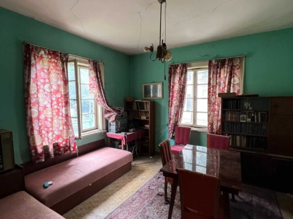 Тристаен апартамент в Пловдив, Център - 84 кв.м за 1072 €/кв.м - Снимка #1