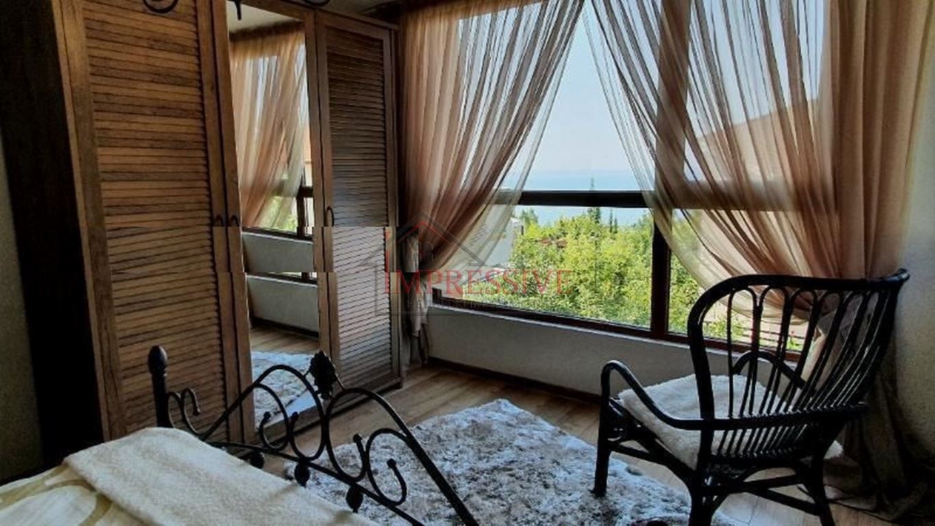 Дава се под наем Етаж от къща в Варна, м-т Св. Никола - 85 кв.м за 1200 € - Снимка #1