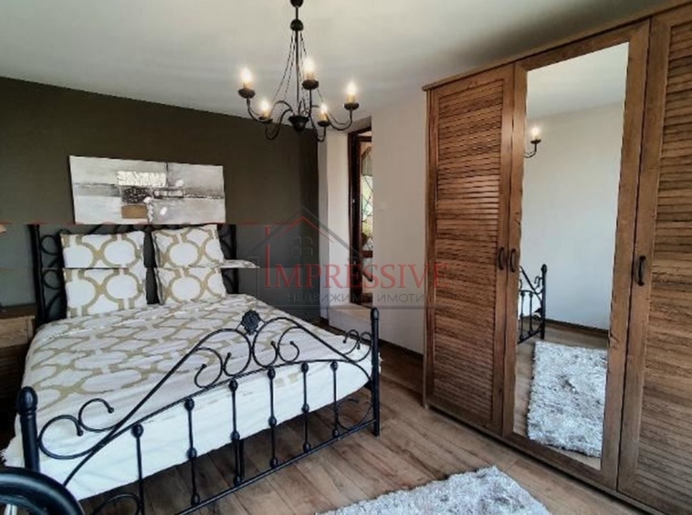 Дава се под наем Етаж от къща в Варна, м-т Св. Никола - 85 кв.м за 1200 € - Снимка #11
