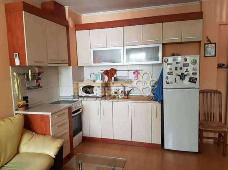 Дава се под наем Тристаен апартамент в Варна, Автогара - 80 кв.м за 650лв € - Снимка #3