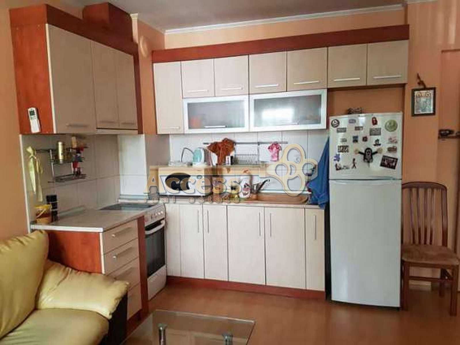 Дава се под наем Тристаен апартамент в Варна, Автогара - 80 кв.м за 650лв € - Снимка #3