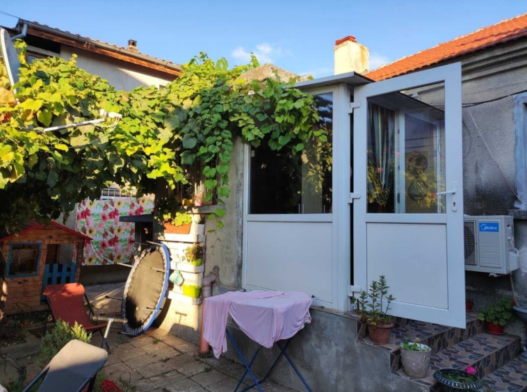 Къща в Варна, Христо Ботев - 55 кв.м за 1037 €/кв.м - Снимка #11