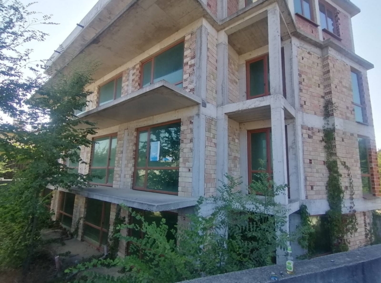 Хотел в с. Варвара, Област Бургас - 860 кв.м за 233 €/кв.м - Снимка #10