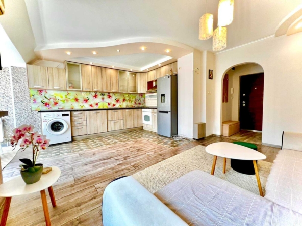 Дава се под наем Мезонет в Русе, Център - 180 кв.м за 210000 € - Снимка #1