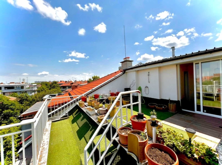 Дава се под наем Мезонет в Русе, Център - 180 кв.м за 210000 € - Снимка #3