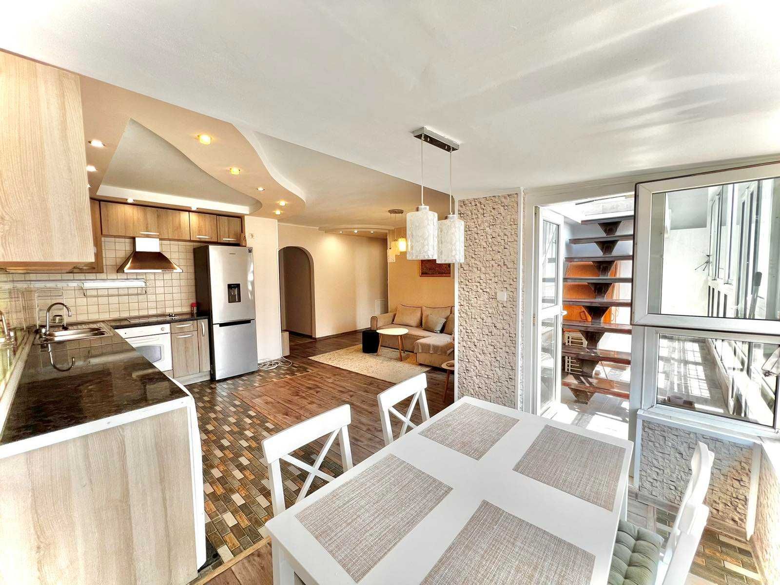 Дава се под наем Мезонет в Русе, Център - 180 кв.м за 210000 € - Снимка #13