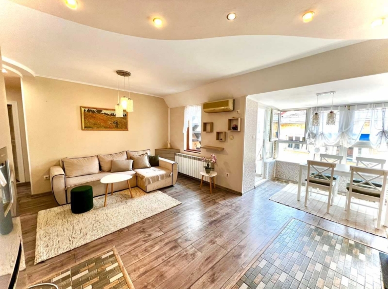 Дава се под наем Мезонет в Русе, Център - 180 кв.м за 210000 € - Снимка #14
