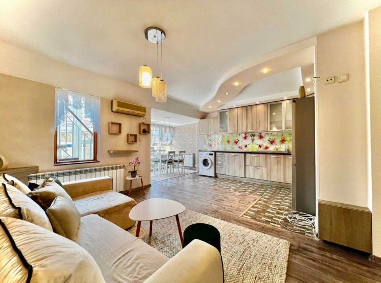 Дава се под наем Мезонет в Русе, Център - 180 кв.м за 210000 € - Снимка #15